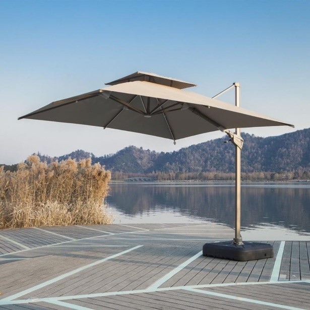 Polyester fabric water-resistant beach umbrella in aluminium frame Powder coated with water base, 150kgs